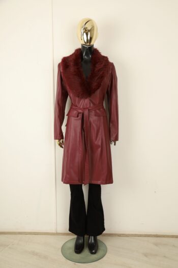 هنا مود بالطو جلد ياقة فرو